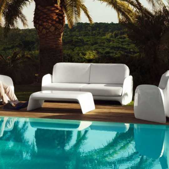 https://www.barazzi.com/1097-home_default/pezzettina-white-lighted-sofa-vondom.jpg