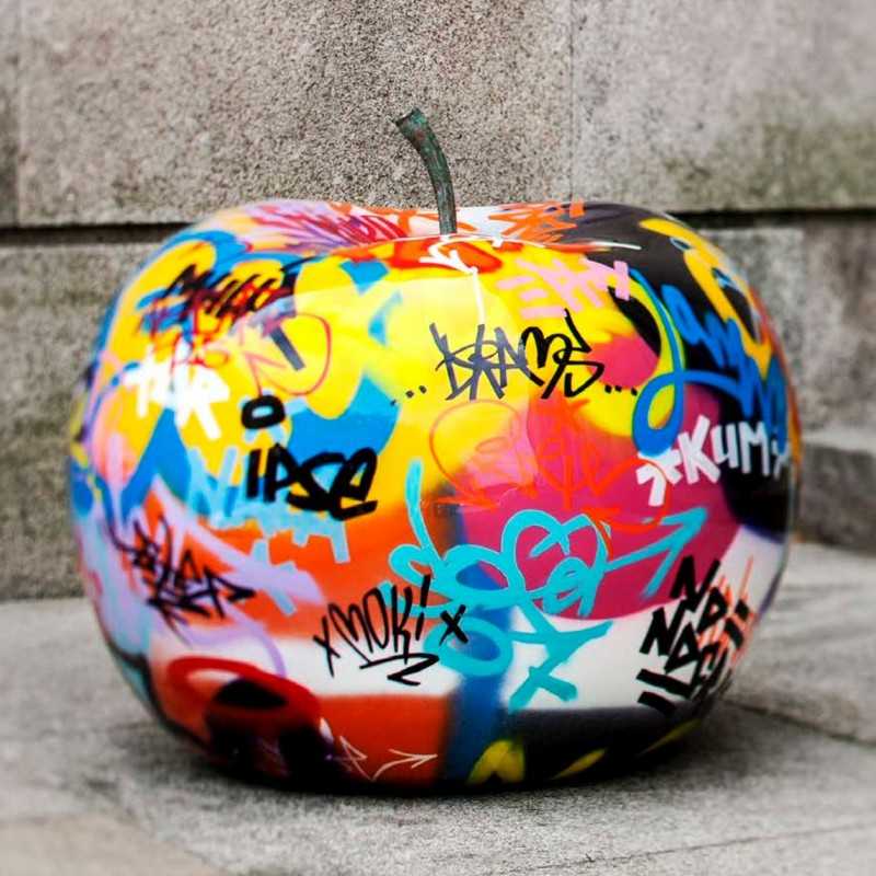 Pomme Décoration Géante diamètre 120 cm avec Graffitis